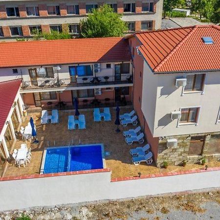 Family Hotel Preslav Dış mekan fotoğraf