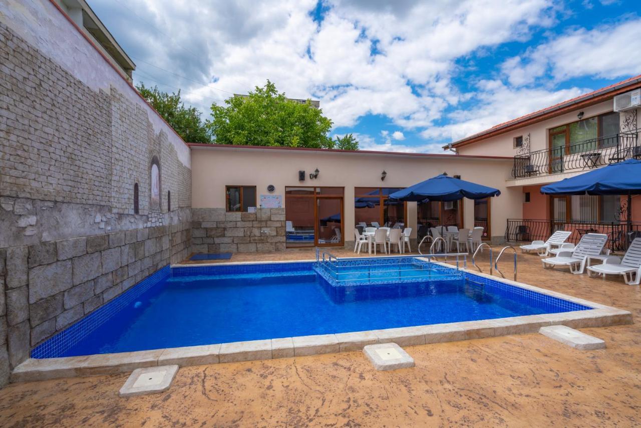 Family Hotel Preslav Dış mekan fotoğraf
