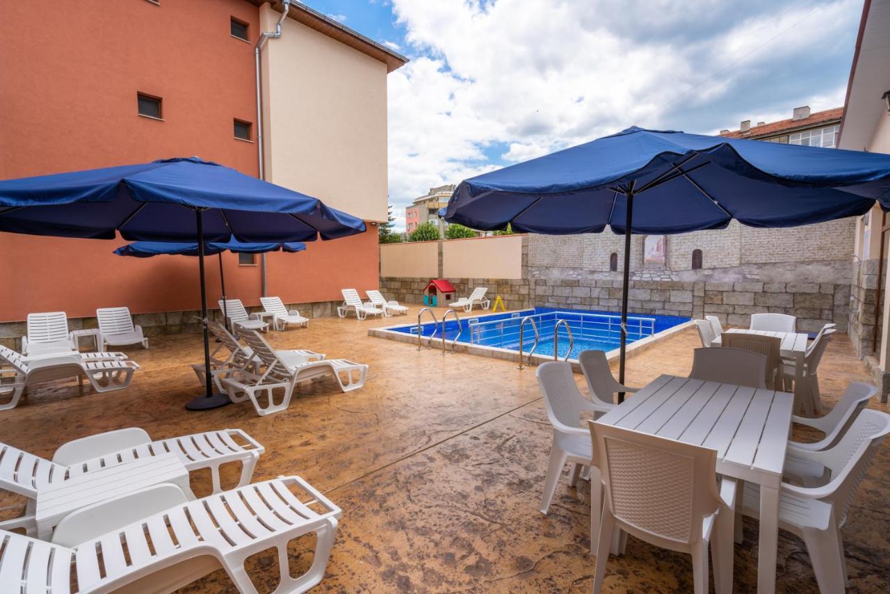 Family Hotel Preslav Dış mekan fotoğraf