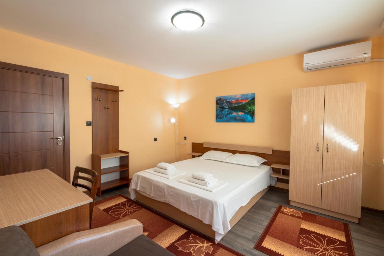Family Hotel Preslav Dış mekan fotoğraf