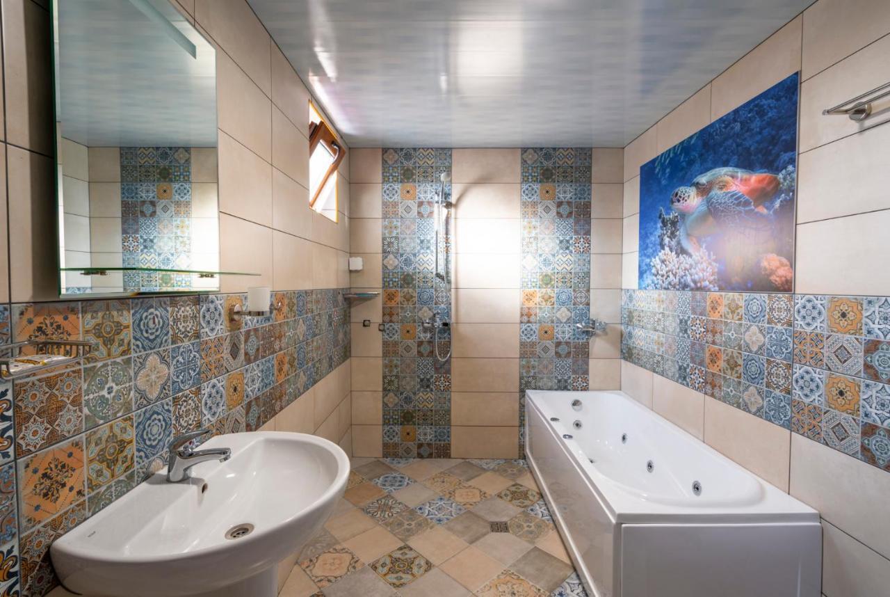 Family Hotel Preslav Dış mekan fotoğraf