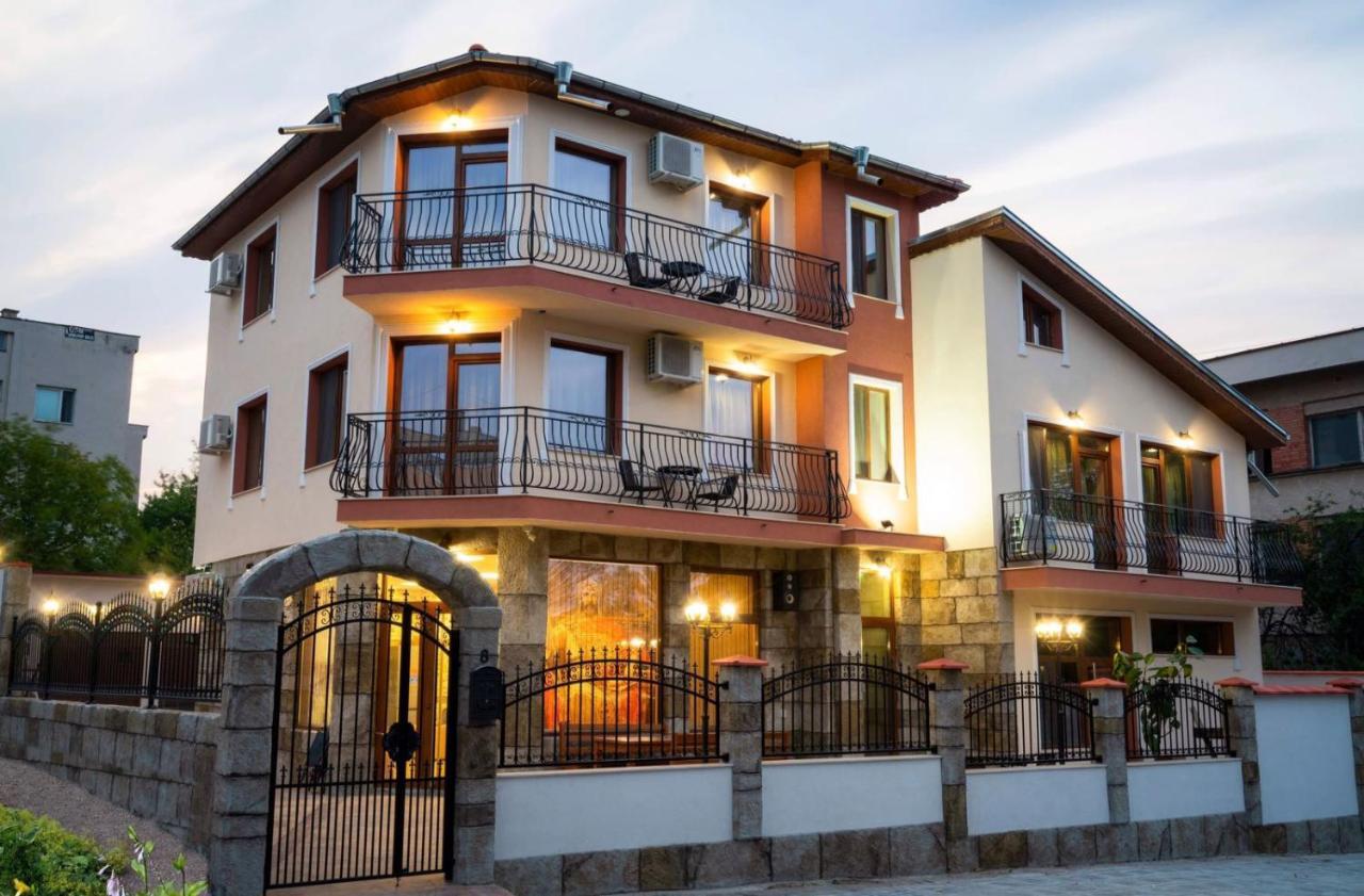 Family Hotel Preslav Dış mekan fotoğraf