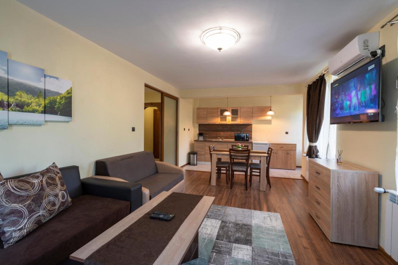 Family Hotel Preslav Dış mekan fotoğraf