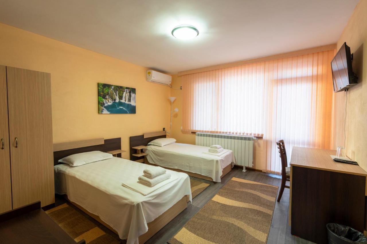 Family Hotel Preslav Dış mekan fotoğraf